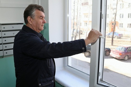 Луховицкий координатор партпроекта «Школа грамотного потребителя» проверил ход ремонта подъездов