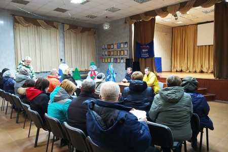 В рамках партийного проекта «Школа грамотного потребителя» Дмитровские партийцы провели выездной семинар в СДК Буденовец