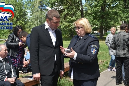 Партийцы и сторонники Серпухова приняли участие в акции «Школа ЖКХ нашего двора»