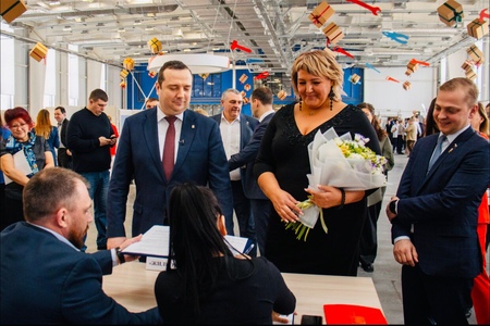 Наталья Абросимова вручила награды победителям Всероссийской Межрегиональной отраслевой Премии «Управляющий многоквартирным домом 2022 года»