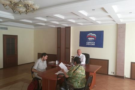 Мамед Азизов из фракции «Единая Россия» провел прием населения в АО «ЛГЖТ»