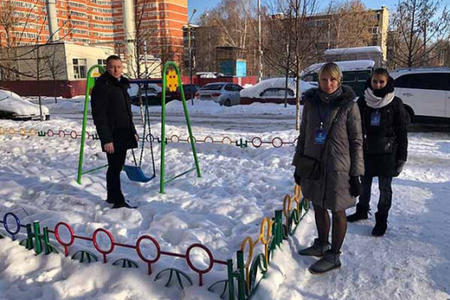 В Ивантеевке партийцы и сторонники проверили как убираются дворы