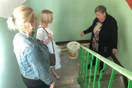 Партийцы и сторонники Ивантеевки провели осмотр текущего ремонта подъездов