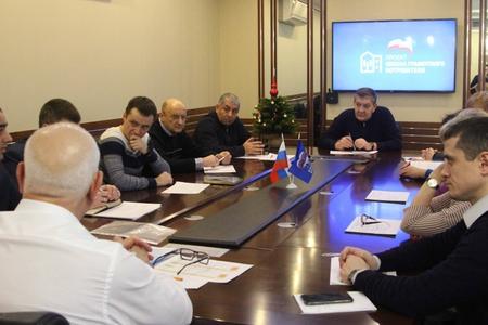 Мамед Азизов провел внеочередную встречу с руководителями ЖЭУ