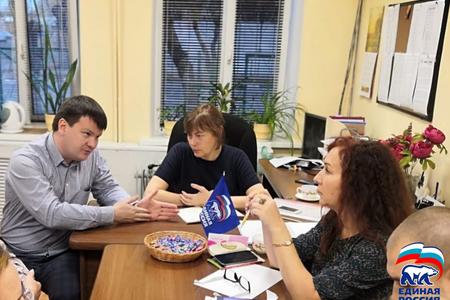 Елена Белолипецкая и Павел Мазурин провели встречу с жителями